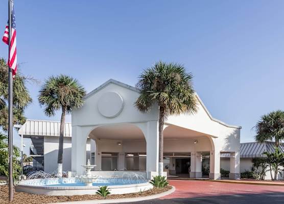 Days Inn by Wyndham St. Petersburg / Tampa Bay Area 1