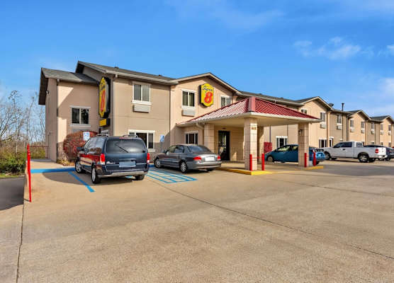 Super 8 by Wyndham Bloomington University Area 1