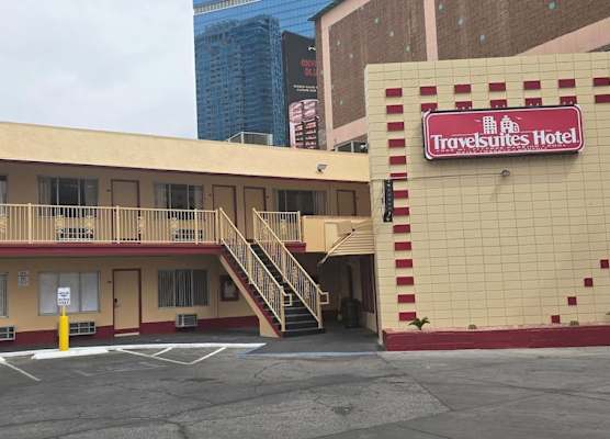 Travelsuites Hotel 1