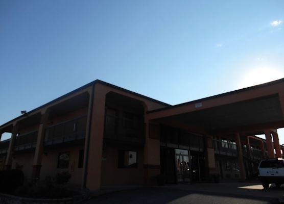 AmeriStay Inn St Joseph 1