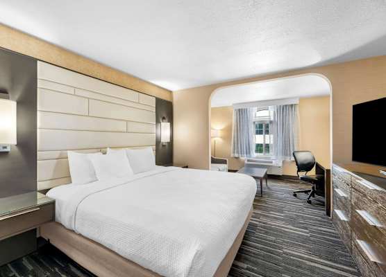 Best Western Plus Abbey Inn 1