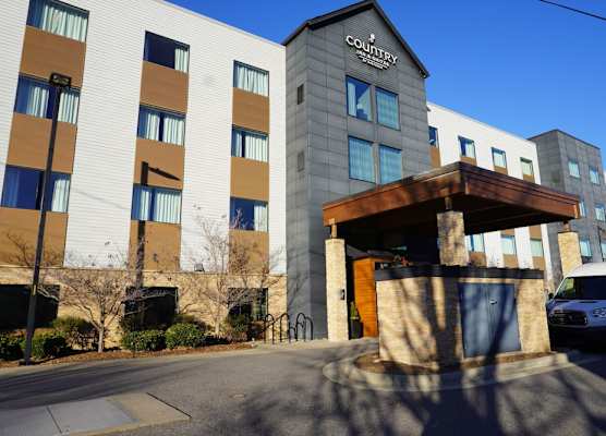 Country Inn & Suites by Radisson Asheville River Arts District 1