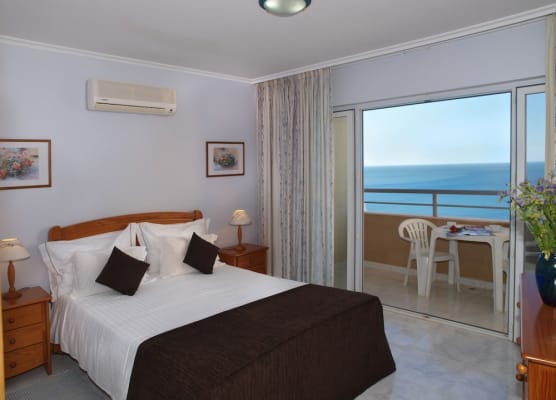 Apartamentos Jardins da Rocha 1
