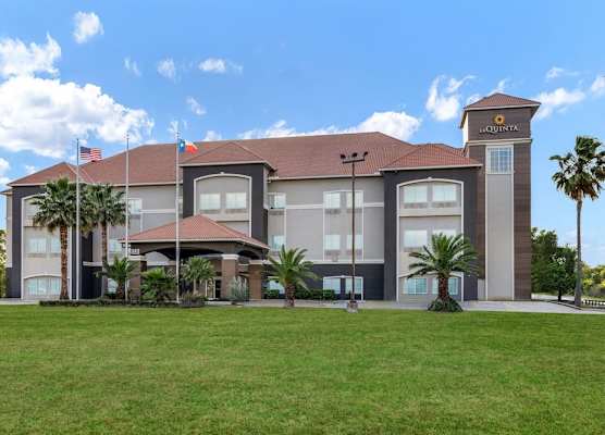 La Quinta by Wyndham Alvin 1