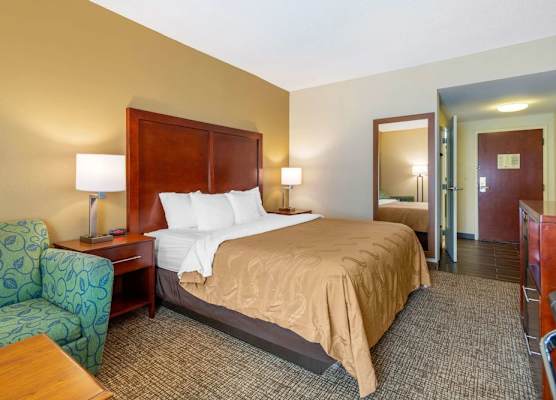 Quality Inn & Suites Olde Town 1