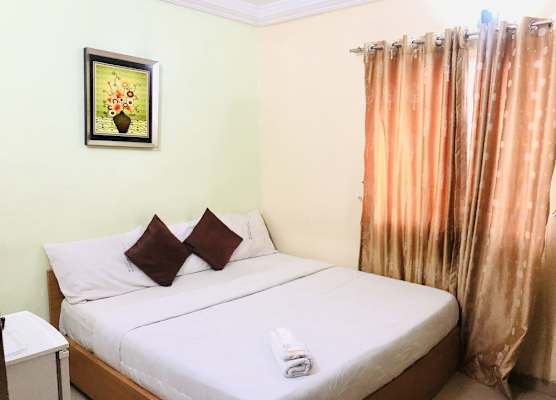 De Lawrence Court & Suites 1