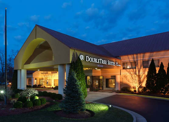 DoubleTree Suites by Hilton Cincinnati - Blue Ash 1