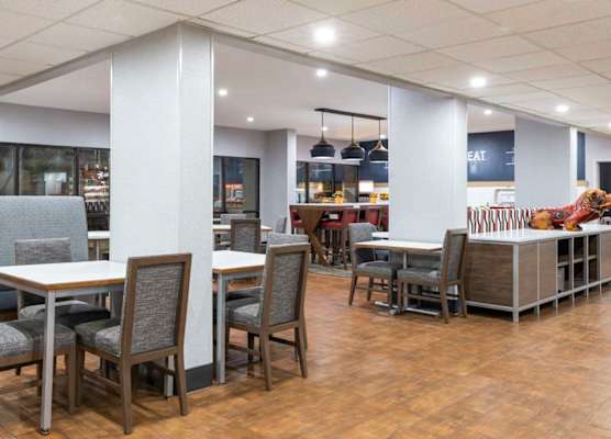 Hampton Inn Athens 1