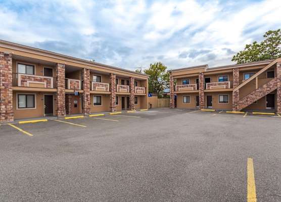 Travelodge by Wyndham South Hackensack 1