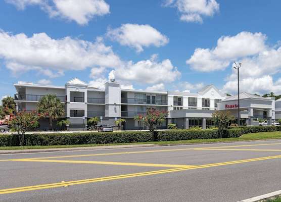 Ramada by Wyndham Altamonte Springs Near I-4 1