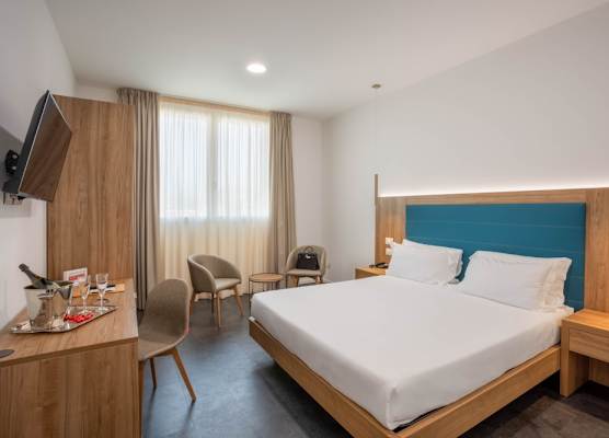 V Hotel 1