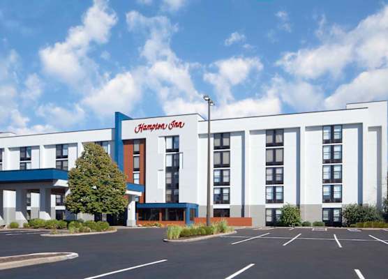 Hampton Inn Evansville 1
