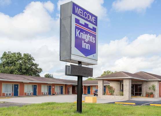 Knights Inn Arcadia 1