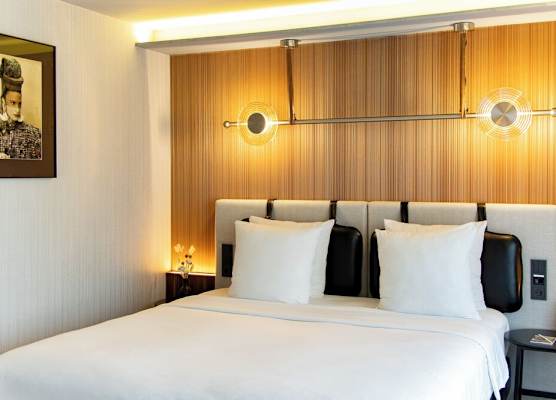MUZE Hotel Dusseldorf - Handwritten Collection 1