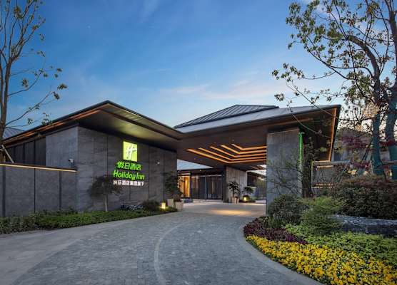 Holiday Inn Deqing Xinshi Ancient Town by IHG 1