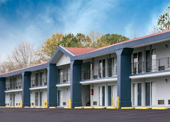 Super 8 by Wyndham Locust Grove 1