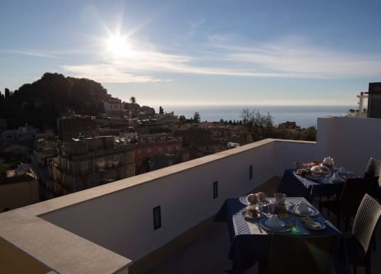 Tauromenion Guest House 1