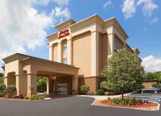 Hampton Inn & Suites Greenfield 1