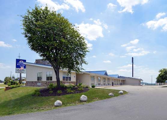 Americas Best Value Inn & Suites St Clairsville Wheeling 1