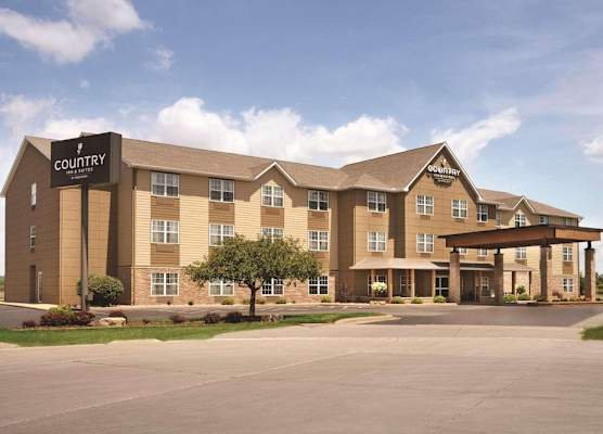 Country Inn & Suites by Radisson, Moline Airport 1