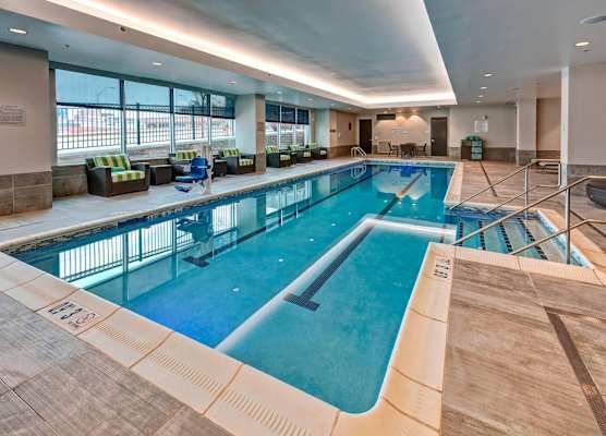 Courtyard by Marriott Kansas City Downtown/Convention Center 1