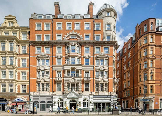 London Bloomsbury Square Hotel by IHG 1