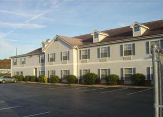Suburban Studios Chattanooga Northeast - Ooltewah 1