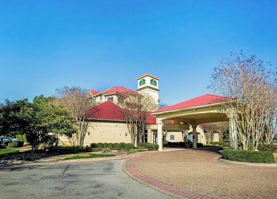 La Quinta by Wyndham Austin Southwest 1