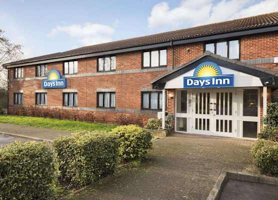 Days Inn by Wyndham Michaelwood M5 1