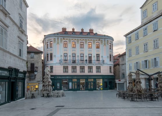 Central Square Heritage Hotel 1