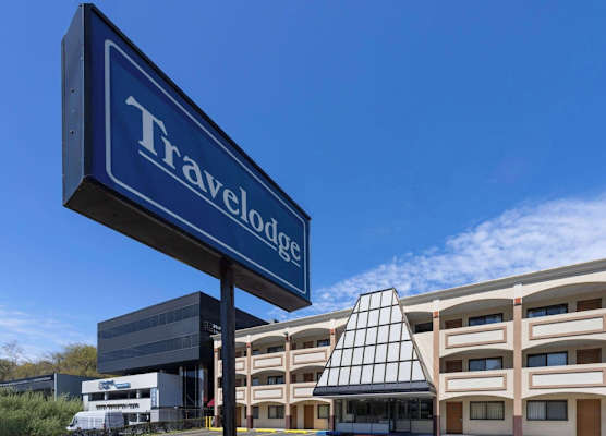 Travelodge by Wyndham Manhasset 1