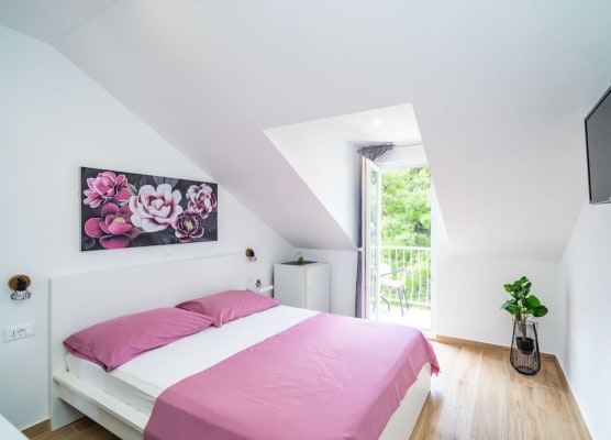 Apartment & Rooms Papa 1