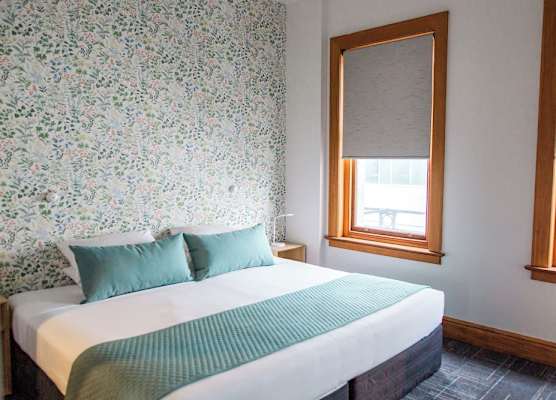 The Cambridge Hotel & Backpackers 1