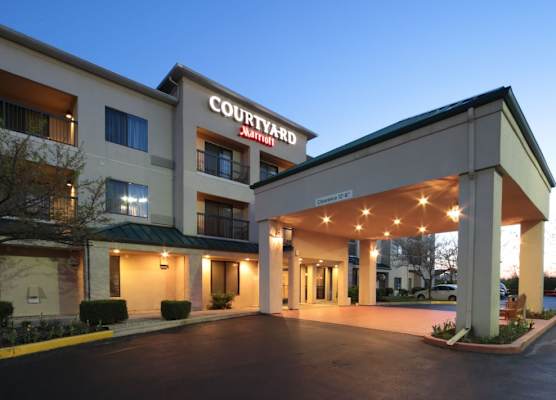 Courtyard by Marriott Dayton North 1