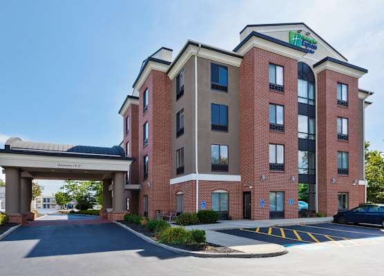 Holiday Inn Express & Suites CLEVELAND-RICHFIELD by IHG 1