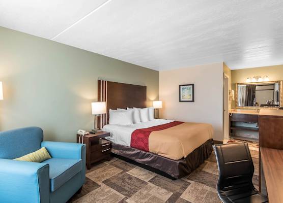 Econo Lodge Oak Grove-Blue Springs 1