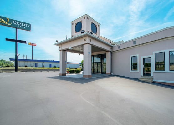 Quality Inn Near Six Flags St. Louis 1