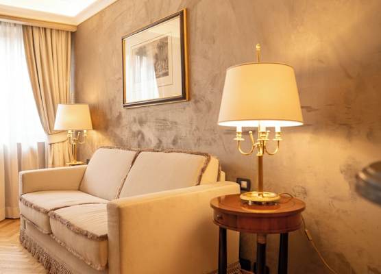 River Chateau Hotel 1