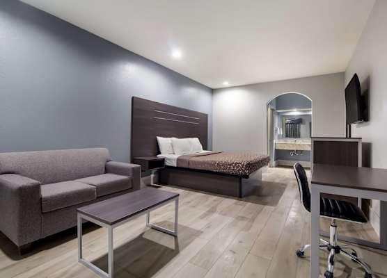 Americas Best Value Platinum Inn & Suites 1
