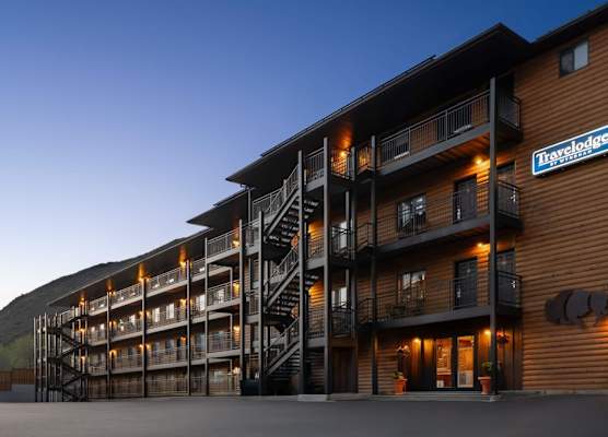 Travelodge by Wyndham Gardiner Yellowstone Park North Entr 1