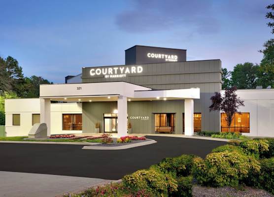 Courtyard by Marriott Charlotte Airport LoSo 1