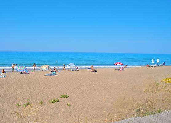 Beachfront holiday Houses Yannis on Agios Gordios beach 1