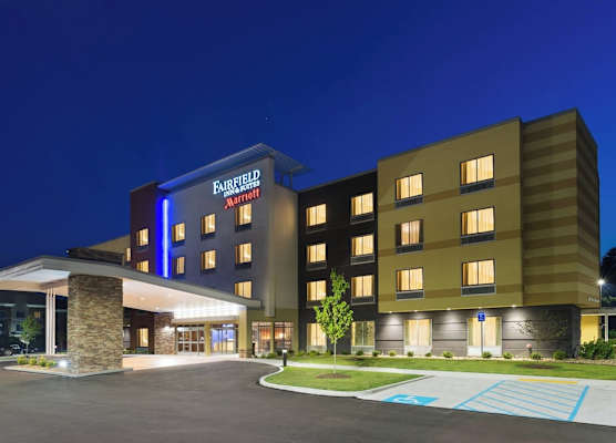Fairfield Inn & Suites by Marriott Belle Vernon 1