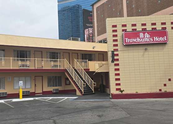 Travelsuites Hotel 1