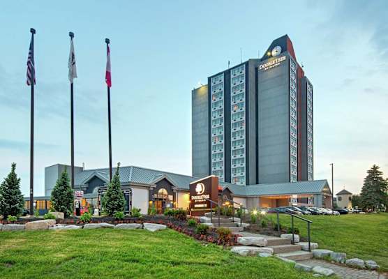 DoubleTree by Hilton Toronto Airport 1