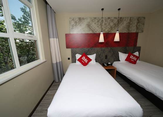 ibis Chengdu American Center Hotel 1
