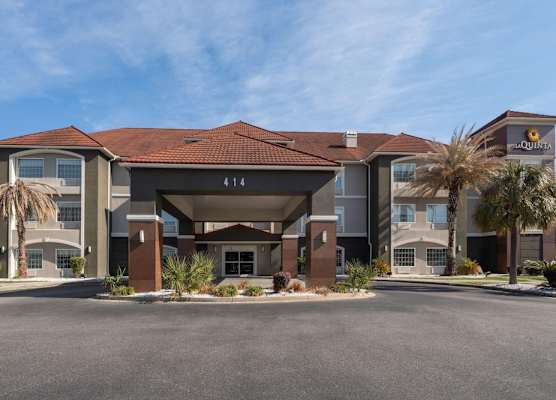 La Quinta Inn & Suites by Wyndham Savannah Airport - Pooler 1