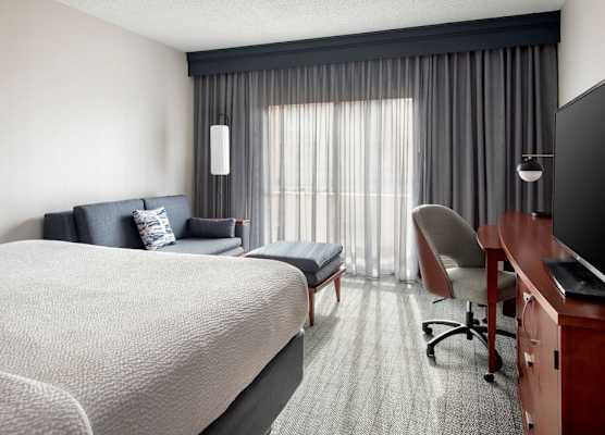 Courtyard by Marriott New Haven Wallingford 1