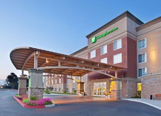 Holiday Inn & Suites OAKLAND - AIRPORT by IHG 1