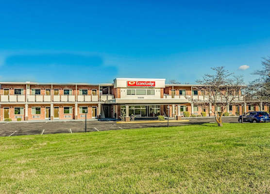 Econo Lodge Lexington Downtown near I-81 1